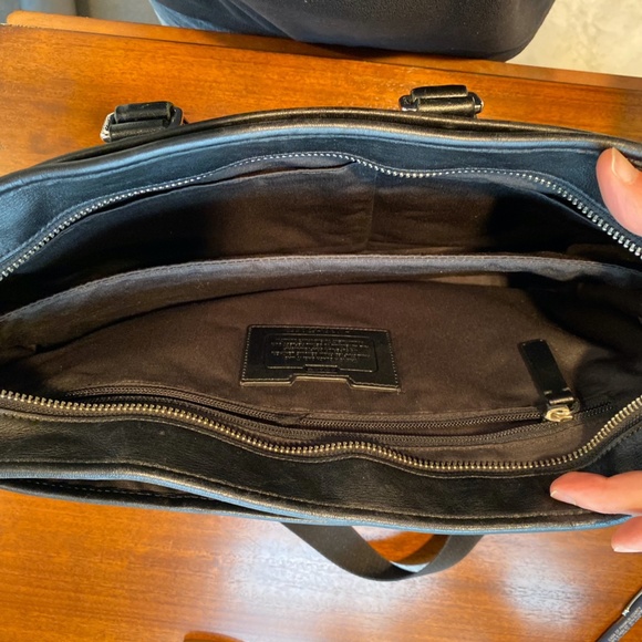 Coach executive shoulder bag - Picture 5 of 7